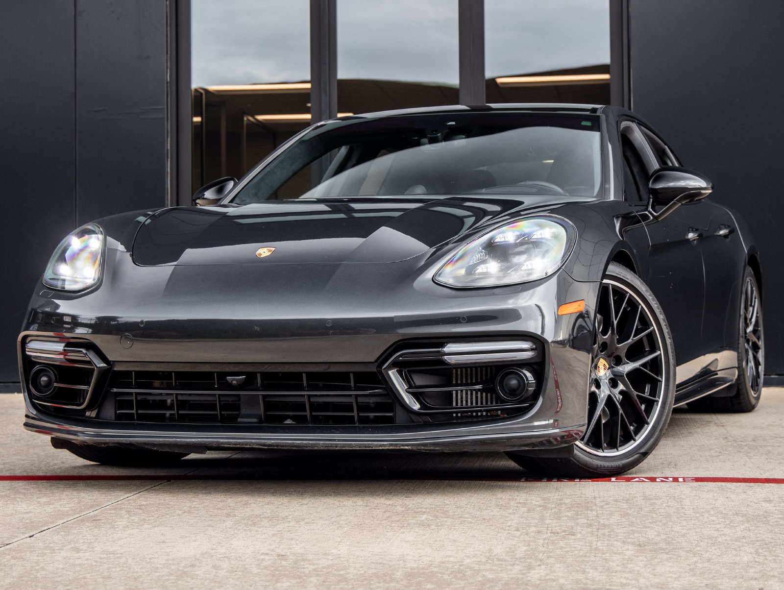 Used 2020 Porsche Panamera GTS AWD/4WD image 1