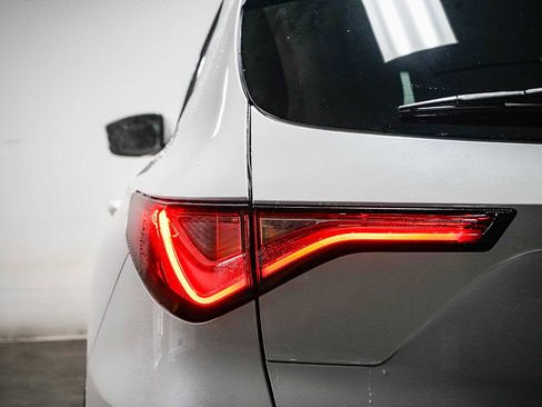 Used 2024 Acura MDX SH-AWD w/ Technology Package image 10