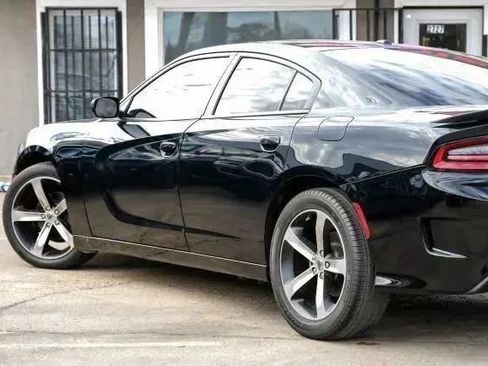 Used 2022 Dodge Charger SXT image 19