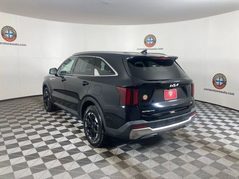 Certified 2024 Kia Sorento S image 22