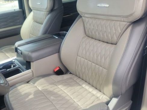 Used 2025 Ford F450 Platinum w/ Platinum Plus Package AWD/4WD image 8