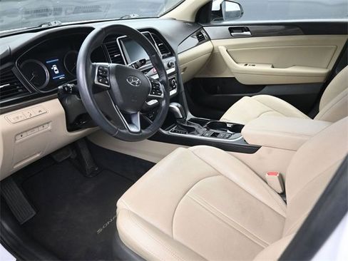 Used 2018 Hyundai Sonata Limited image 9