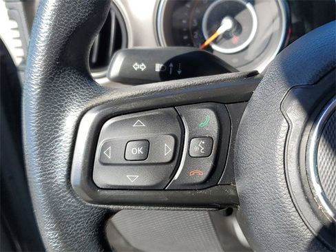 Used 2021 Jeep Gladiator Sport image 12