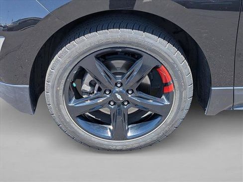 Used 2018 Chevrolet Equinox LT FWD image 15
