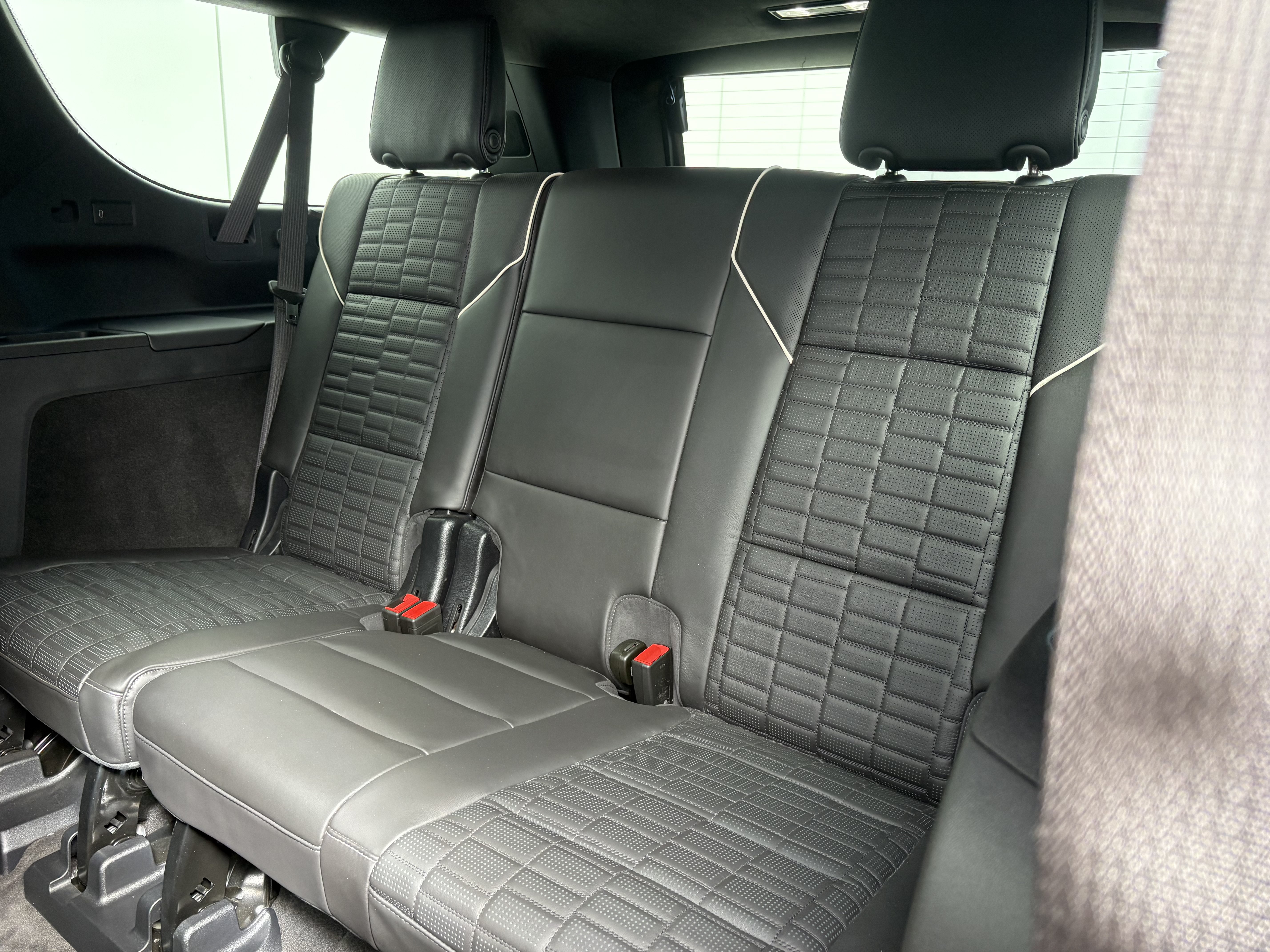 Certified 2025 Cadillac Escalade ESV V AWD/4WD image 14