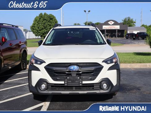 Used 2025 Subaru Outback Premium AWD/4WD image 7