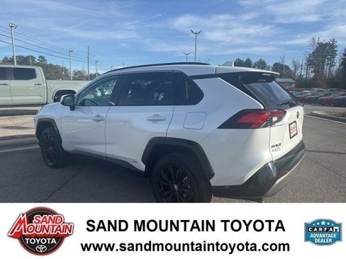Used 2024 Toyota RAV4 SE image 5