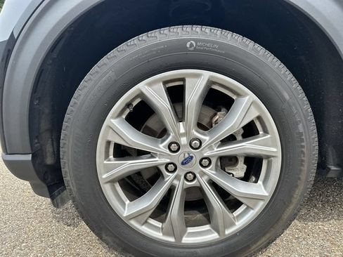 Used 2024 Ford Explorer XLT w/ Equipment Group 202A AWD/4WD image 20