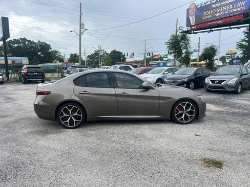 Used 2019 Alfa Romeo Giulia RWD image 5
