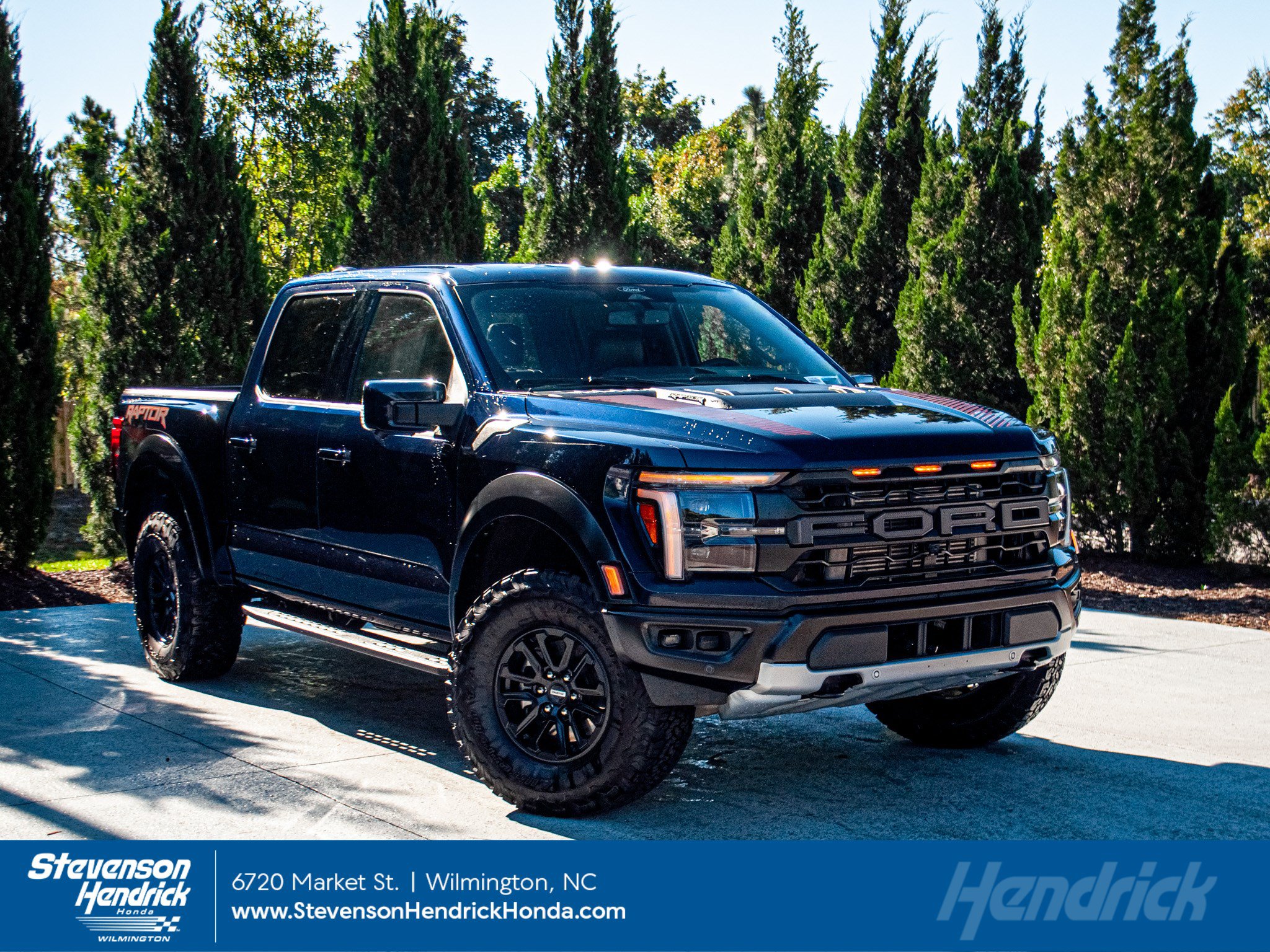 Used 2025 Ford F150 Raptor AWD/4WD image 1