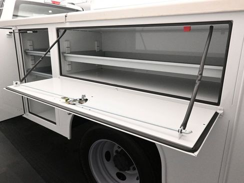 New 2025 Ford F550 2WD Regular Cab Super Duty image 18