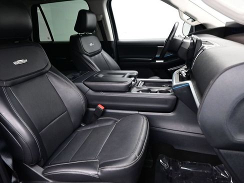 Used 2025 Ford Expedition Max Platinum AWD/4WD image 13