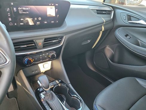 Used 2025 Buick Encore GX Sport Touring image 20