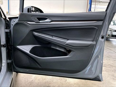 Used 2023 Volkswagen GTI Autobahn image 27