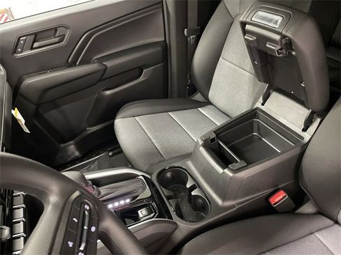 Used 2024 Chevrolet Colorado W/T image 21