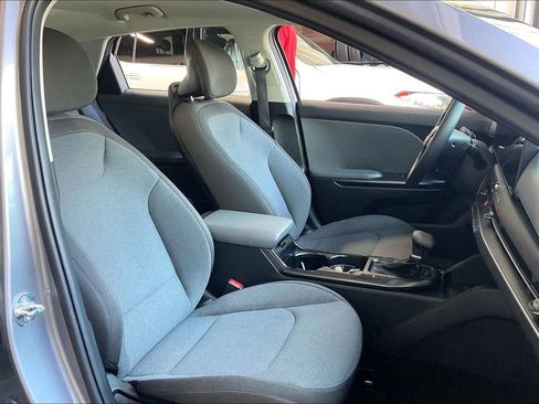 Used 2025 Kia K4 FWD image 25