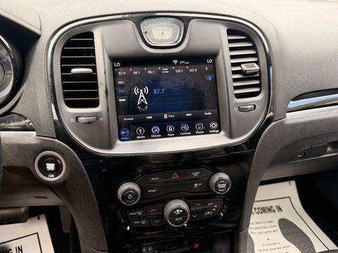 Used 2019 Chrysler 300 S RWD image 30