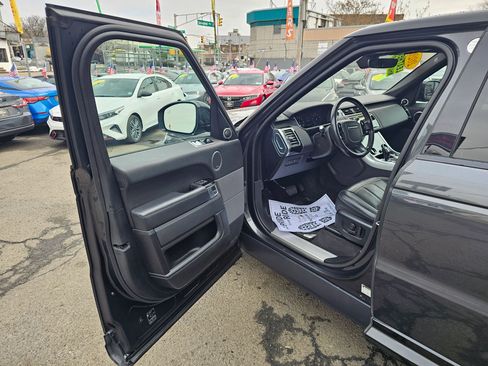 Used 2020 Land Rover Range Rover Sport HSE image 9