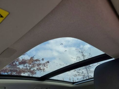 Used 2025 Volvo XC40 B5 Core image 19