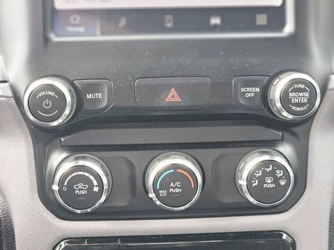 Used 2024 RAM 2500 Big Horn AWD/4WD image 24