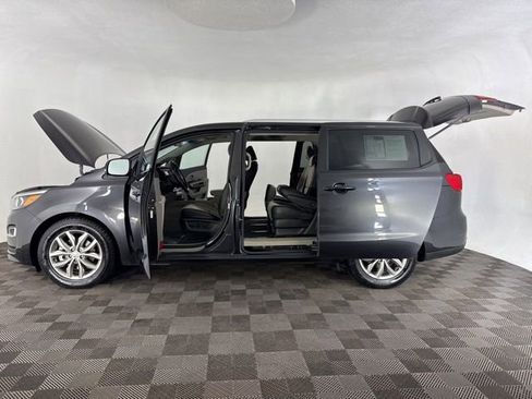 Certified 2020 Kia Sedona EX image 11