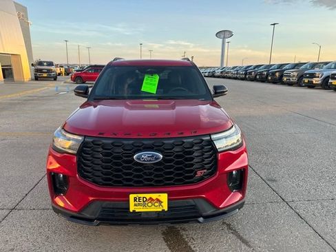 Used 2025 Ford Explorer ST AWD/4WD image 4