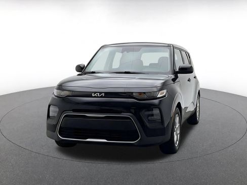 Used 2025 Kia Soul LX w/ LX Technology Package FWD image 3