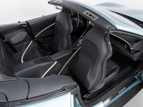 Certified 2024 Ferrari Roma Spider RWD image 39