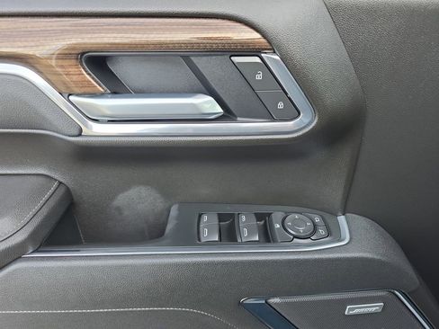 Used 2025 Chevrolet Silverado 1500 LT Trail Boss w/ LT Trail Boss Premium Package image 23