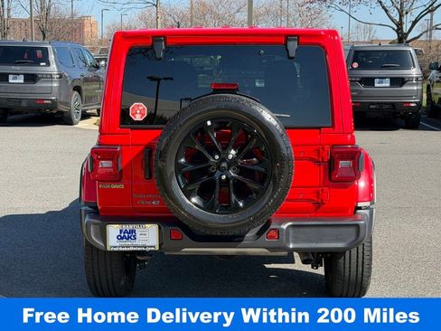 Used 2025 Jeep Wrangler Unlimited Sahara image 7