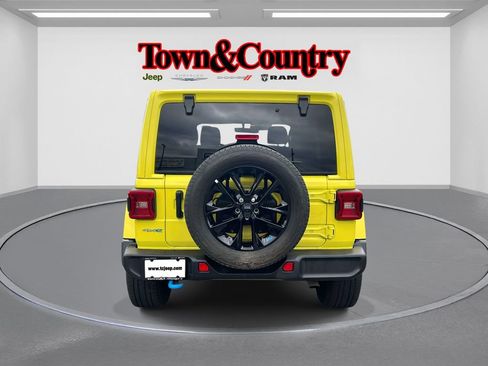 Used 2023 Jeep Wrangler Unlimited Sahara image 6