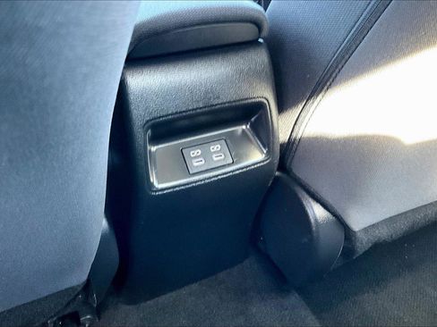 Used 2023 Toyota Corolla LE image 32