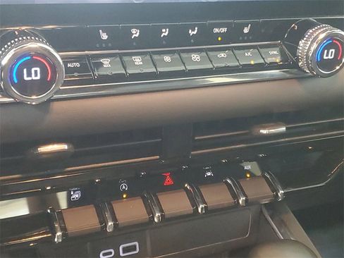 Used 2023 GMC Canyon Elevation w/ Convenience Package image 23