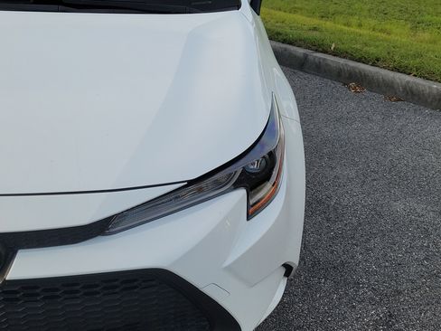 Used 2022 Toyota Corolla LE image 3