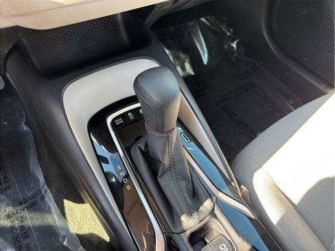 Used 2020 Toyota Corolla LE image 29