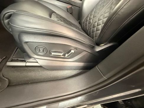 Used 2025 Audi SQ7 Prestige AWD/4WD image 17
