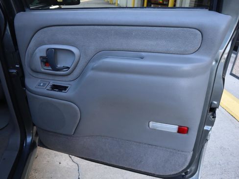 Used 1999 Chevrolet Suburban 2WD w/ Preferred Equipment Group 3 image 37