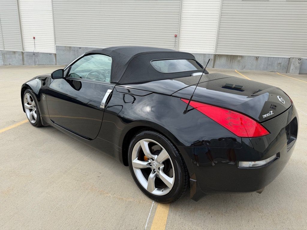 Used 2006 Nissan 350Z Grand Touring RWD image 13