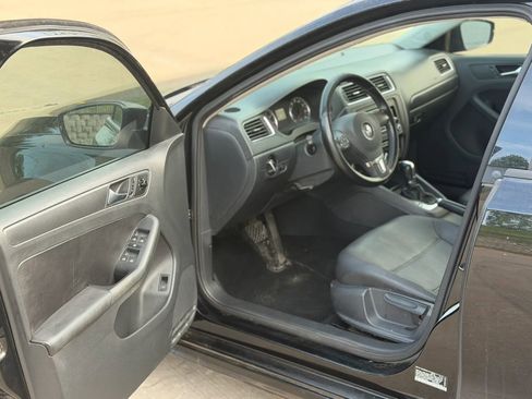 Used 2012 Volkswagen Jetta SE FWD image 15