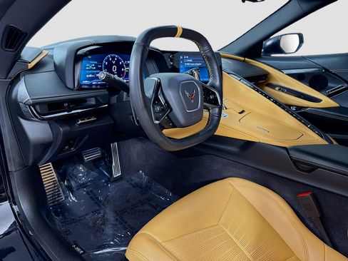 Used 2024 Chevrolet Corvette Stingray Preferred Conv w/ Z51 Performance Package RWD image 11