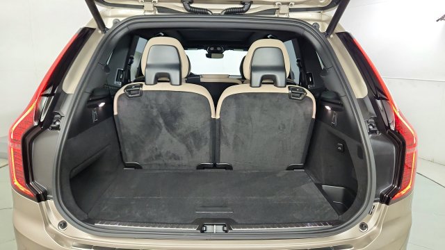 New 2026 Volvo XC90 T8 Plus w/ Protection Package Premier AWD/4WD image 41