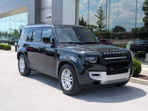 Used 2025 Land Rover Defender 110 S AWD/4WD image 9