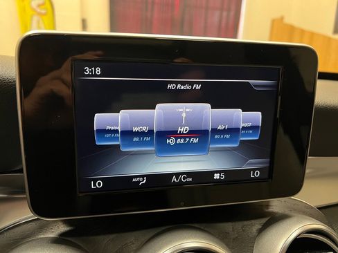 Used 2017 Mercedes-Benz C 300 Sedan image 24