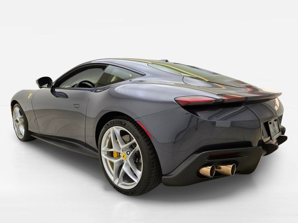 Used 2021 Ferrari Roma RWD image 11