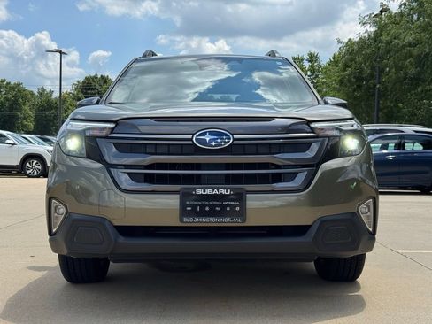 Used 2025 Subaru Forester Premium w/ Convenience Package #1 AWD/4WD image 10