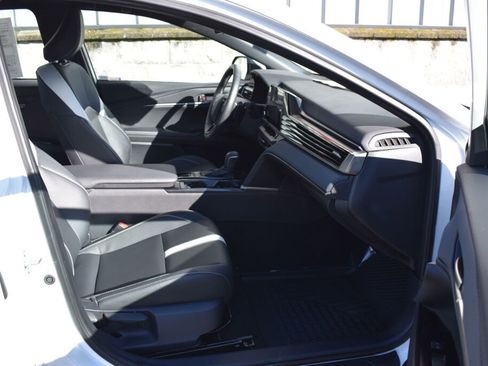 Certified 2025 Toyota Camry SE w/ Convenience Package image 25