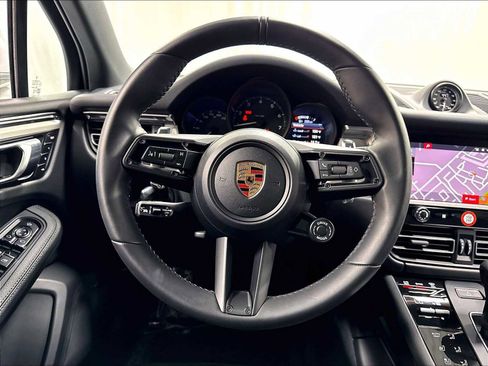 Used 2026 Porsche Macan AWD/4WD image 17