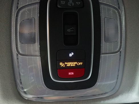 Used 2024 Hyundai Elantra Limited FWD image 37