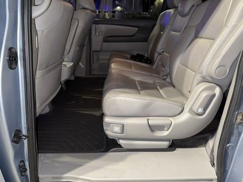 Used 2011 Honda Odyssey Touring Elite image 15
