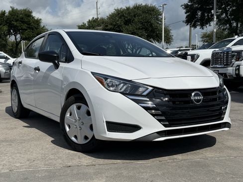 Used 2024 Nissan Versa S w/ Trunk Package FWD image 2